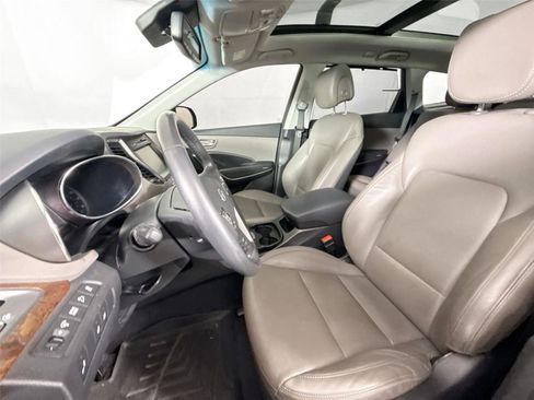 Used 2017 Hyundai Santa Fe SE Ultimate image 15