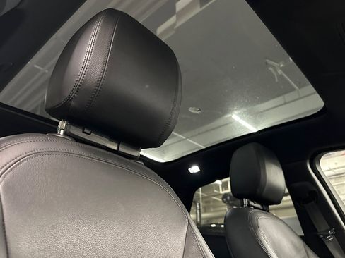 Used 2020 Jaguar E-PACE SE image 25