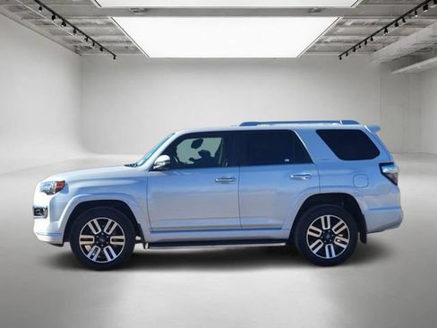 Used 2024 Toyota 4Runner Limited AWD/4WD image 2
