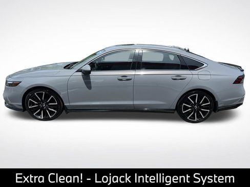 Used 2024 Honda Accord Touring image 8