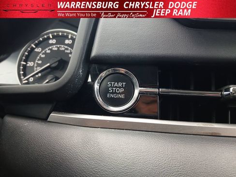 Used 2023 Mitsubishi Outlander SE AWD/4WD image 28