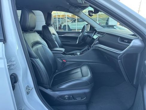 Used 2023 Jeep Grand Cherokee L Limited image 18