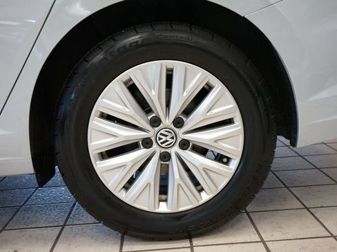 Used 2019 Volkswagen Jetta R-Line FWD image 47