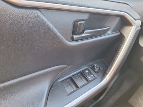 Used 2025 Toyota RAV4 LE FWD image 17