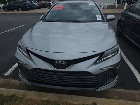 Used 2022 Toyota Camry LE FWD image 2