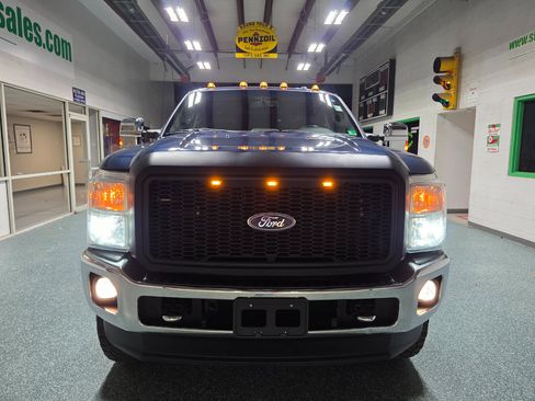 Used 2014 Ford F250 Lariat w/ Chrome Package image 3