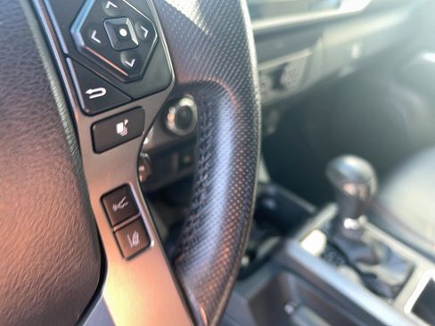 Used 2019 Toyota Tacoma TRD Off-Road AWD/4WD image 27