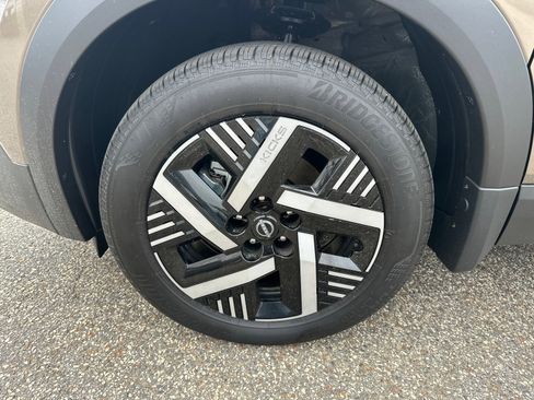 Used 2026 Nissan Kicks SV image 11