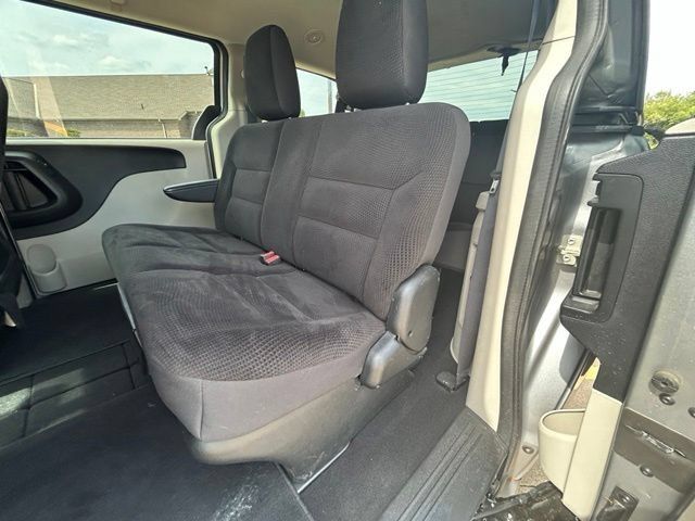 Used 2018 Dodge Grand Caravan SE w/ UConnect Hands-Free Group FWD image 33