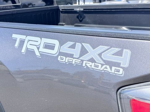 Used 2021 Toyota Tacoma TRD Off-Road w/ Technology Package AWD/4WD image 13