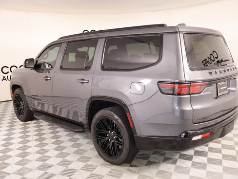Used 2023 Jeep Wagoneer Series II AWD/4WD image 25