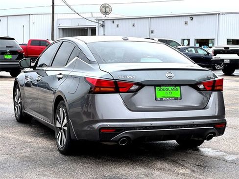 Used 2019 Nissan Altima 2.5 SV image 6