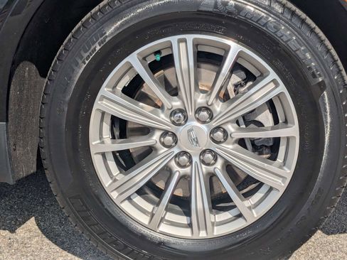 Used 2017 Cadillac XT5 Luxury w/ Driver Awareness Package AWD/4WD image 11