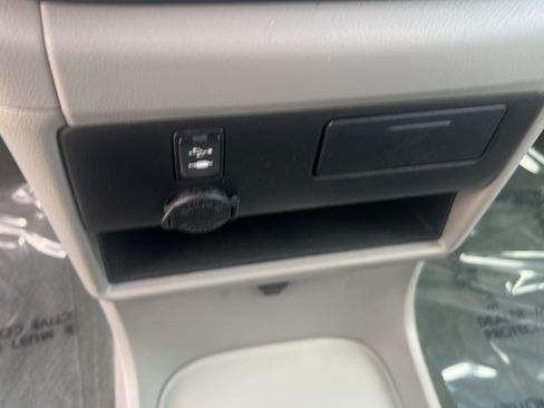 Used 2016 Toyota Sienna LE FWD image 19