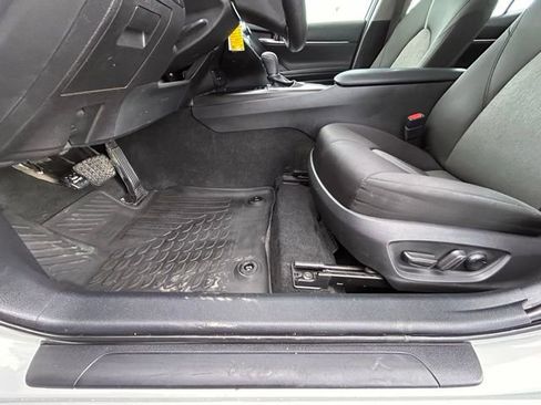 Used 2022 Toyota Camry LE image 22