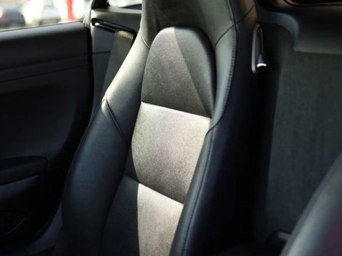 Used 2019 Porsche 718 Cayman RWD image 22