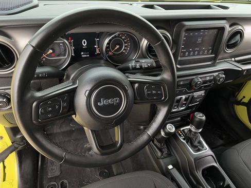 Used 2022 Jeep Wrangler Willys image 15
