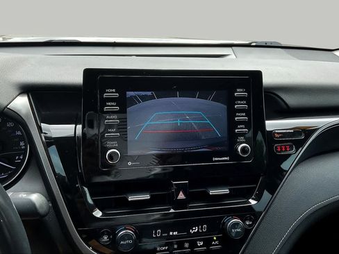 Used 2022 Toyota Camry SE FWD image 26