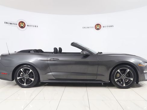 Used 2020 Ford Mustang Convertible RWD image 2