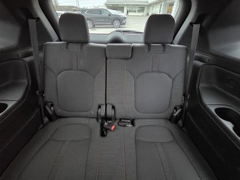 Used 2025 Honda Pilot Sport image 25