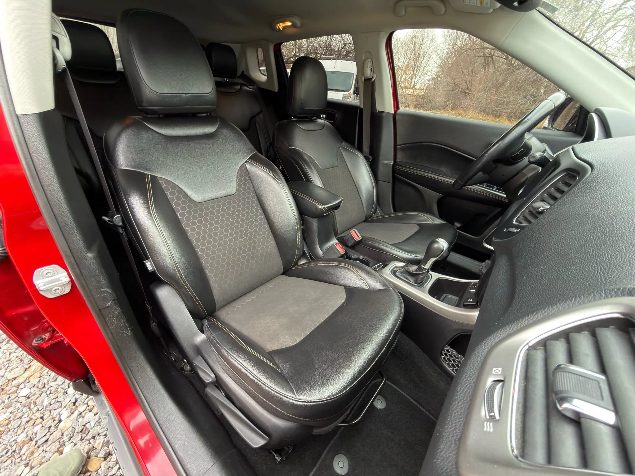 Used 2019 Jeep Compass Latitude FWD image 5