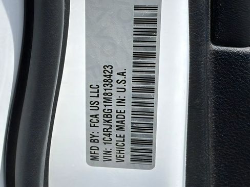Used 2021 Jeep Grand Cherokee L Limited AWD/4WD image 32