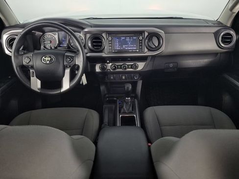 Used 2017 Toyota Tacoma SR5 AWD/4WD image 24