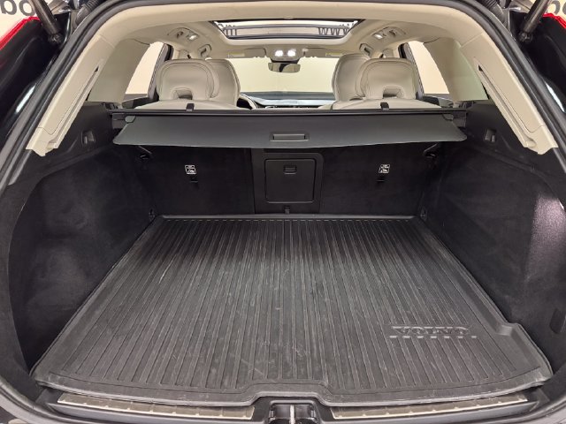 Used 2023 Volvo XC60 B5 Plus w/ Protection Package Premier FWD image 18