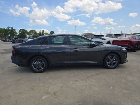 New 2026 Kia K4 FWD image 9