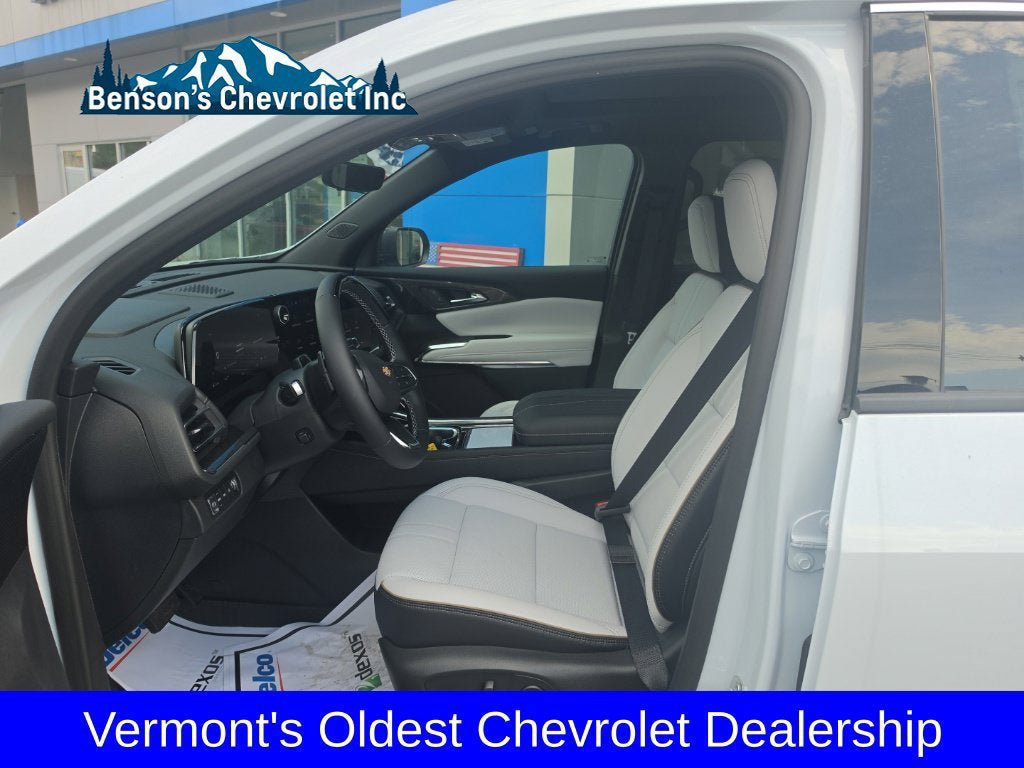 New 2026 Chevrolet Traverse High Country w/ LPO, Floor Liner Package AWD/4WD image 13