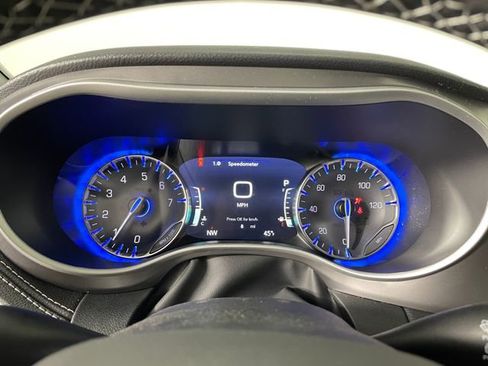 New 2026 Chrysler Pacifica Select image 3