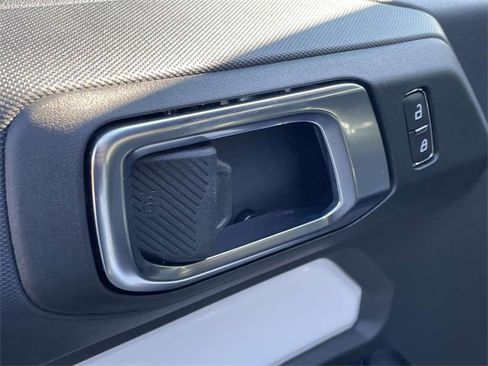 Used 2025 Ford Bronco Base image 13