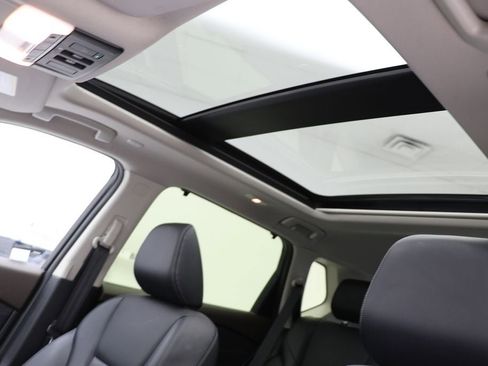 Used 2023 Nissan Rogue SV w/ SV Premium B Package image 17