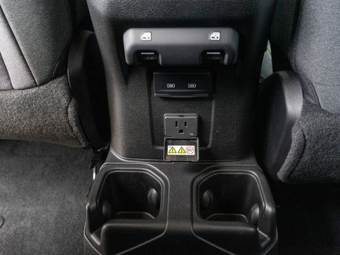 Used 2024 Jeep Wrangler Unlimited Sahara w/ Technology Group AWD/4WD image 29