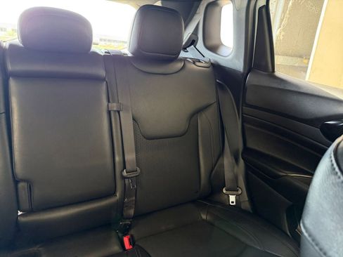 Used 2025 Jeep Compass Trailhawk w/ Trailer Tow Group image 36