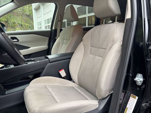 Used 2025 Nissan Rogue SV FWD image 38