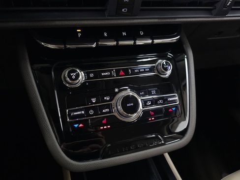 Used 2021 Lincoln Corsair FWD image 25