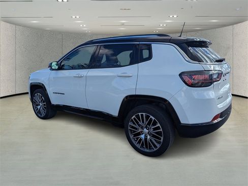 Certified 2022 Jeep Compass Limited w/ Elite Group image 5