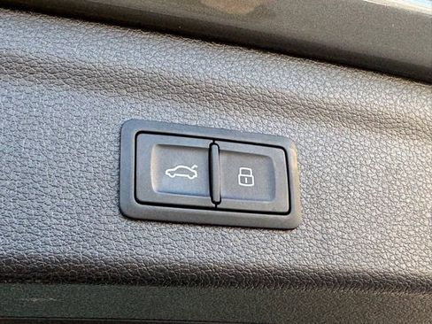 Used 2021 Audi Q3 2.0T Premium w/ Convenience Package image 9