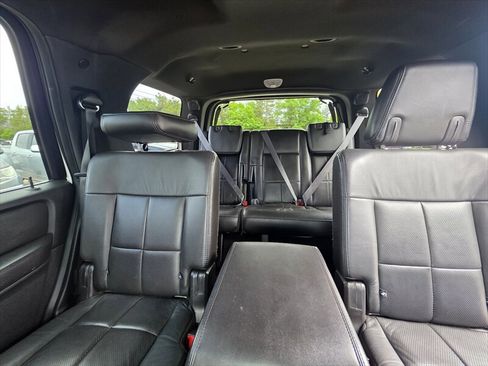 Used 2012 Lincoln Navigator 4WD image 11