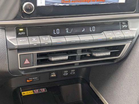 Used 2025 Toyota Camry LE FWD image 18