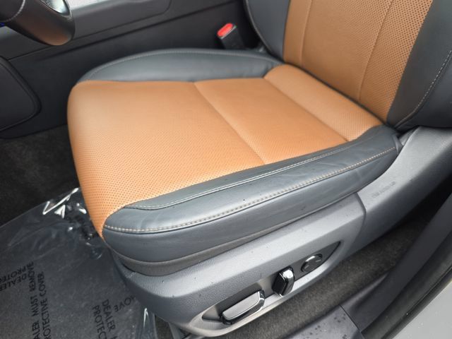 Certified 2024 Lexus GX 550 w/ Cold Area Package AWD/4WD image 31