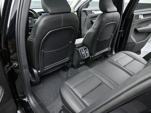 New 2025 Volvo XC40 B5 Core w/ Protection Package Premier image 27