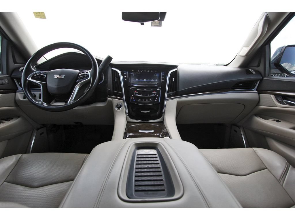 Used 2019 Cadillac Escalade Luxury RWD image 9
