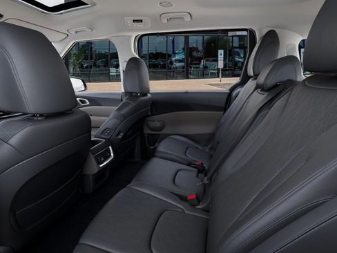 New 2026 Kia Carnival Hybrid FWD image 18