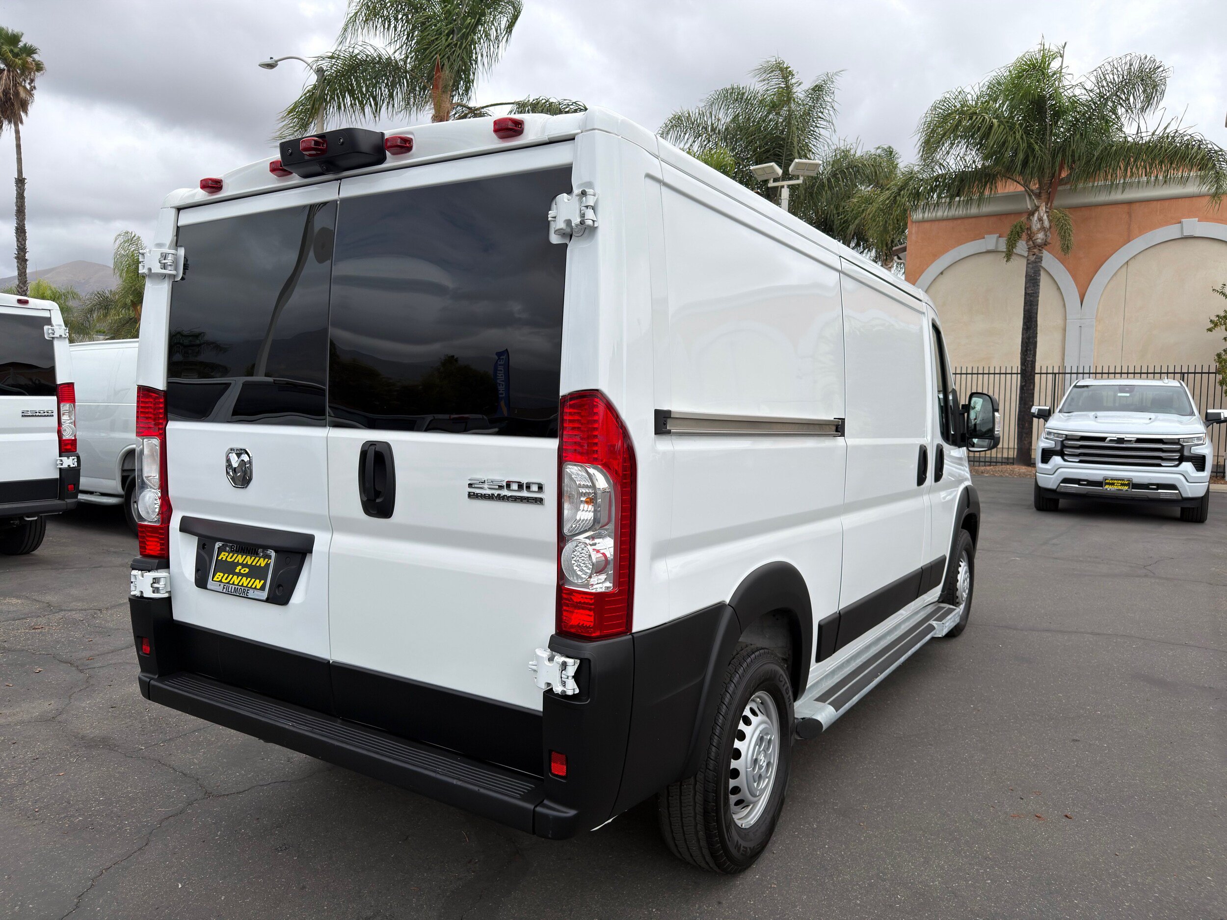 Used 2025 RAM ProMaster 2500 w/ U-Haul Equipment Group FWD image 8
