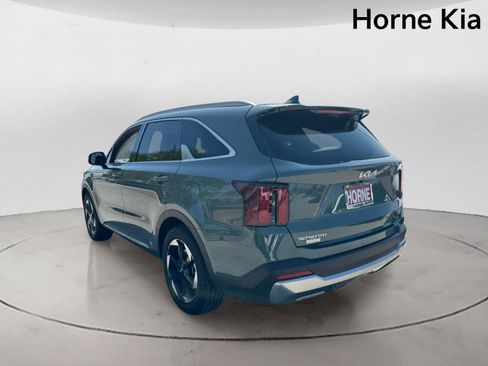 Certified 2025 Kia Sorento EX AWD/4WD image 5