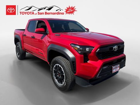 Certified 2025 Toyota Tacoma TRD Off-Road image 7