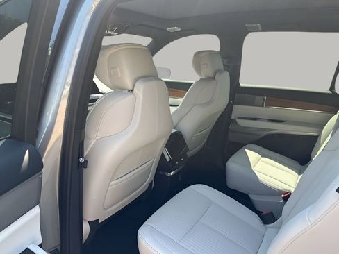 New 2026 Cadillac Vistiq Luxury image 16