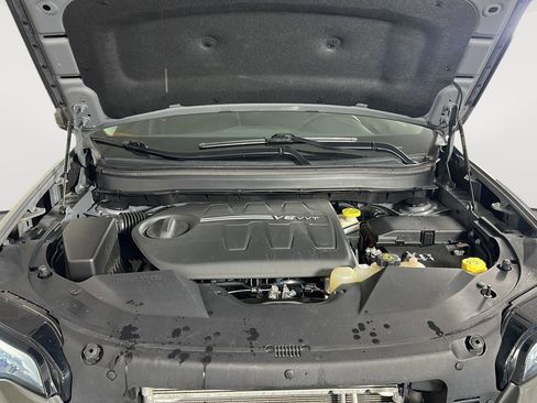 Used 2021 Jeep Cherokee Latitude Lux w/ Mopar Interior Package image 19